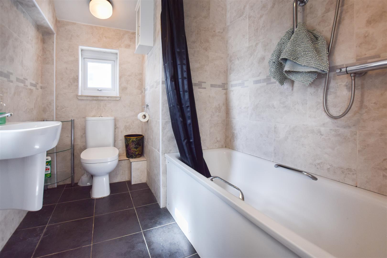 Eton Avenue, Wembley